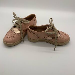 Girls Closed Toe Vegan Flat Oxford Style with Lace-up. Size Various